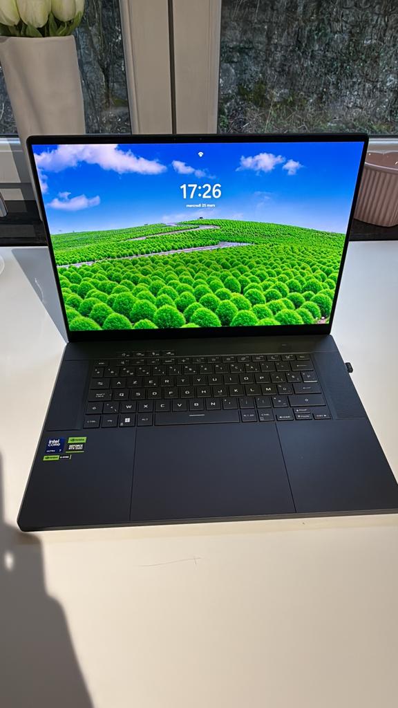 ASUS ROG Zephyrus G16 – RTX 4070 – OLED