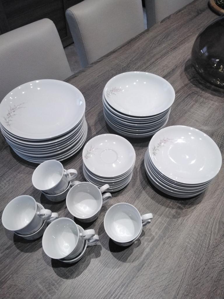 58 delig service, Huis en Inrichting, Keuken | Servies, Ophalen, Bord(en)