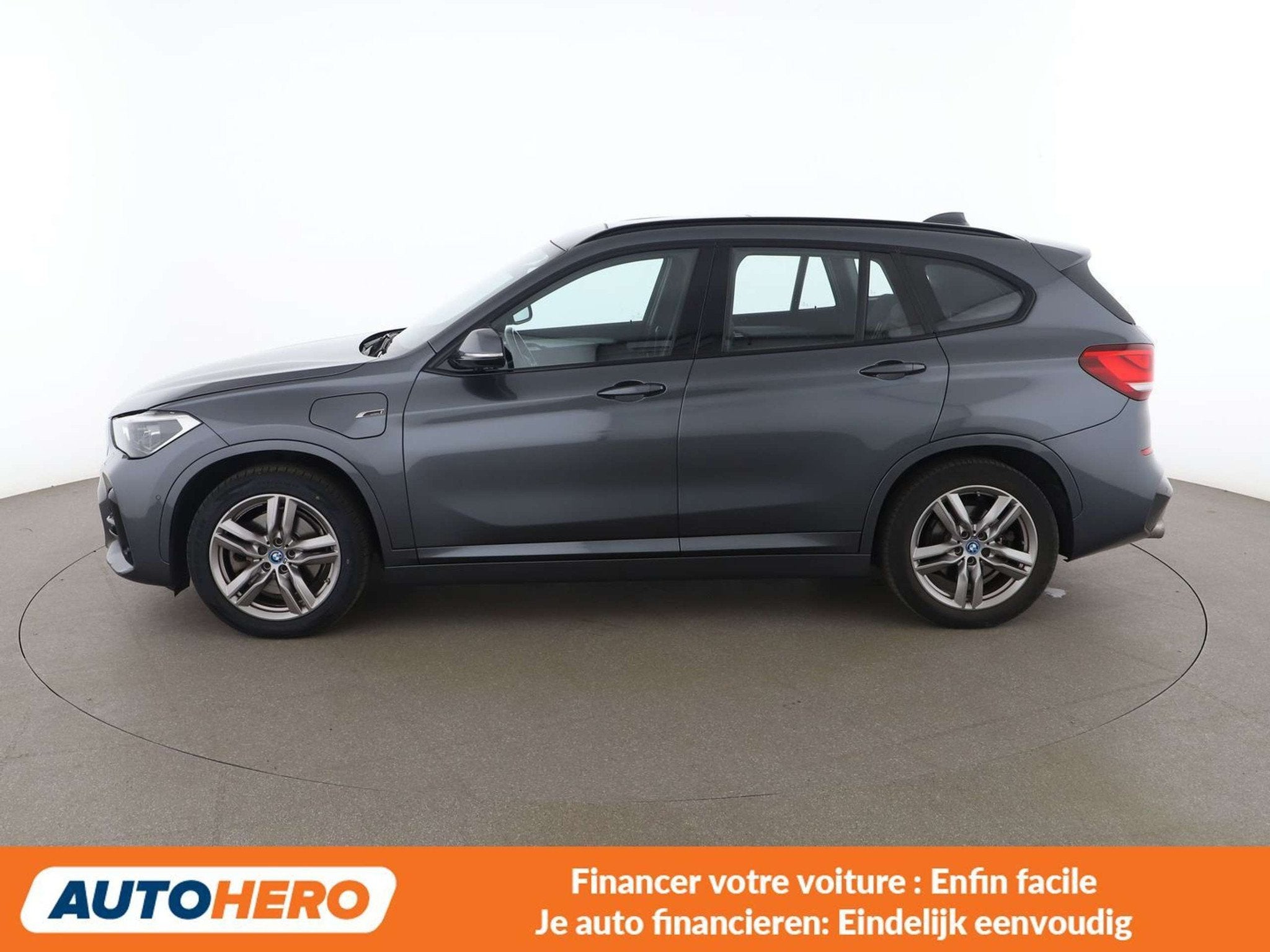 BMW X1 xDrive 25e M Sport (bj 2022, automaat), Auto's, Gebruikt, Adaptive Cruise Control, 1820 kg, Elektrisch