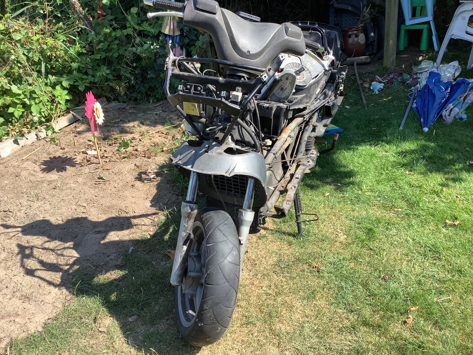 Piaggio X8 van 2005, Motos, Enlèvement