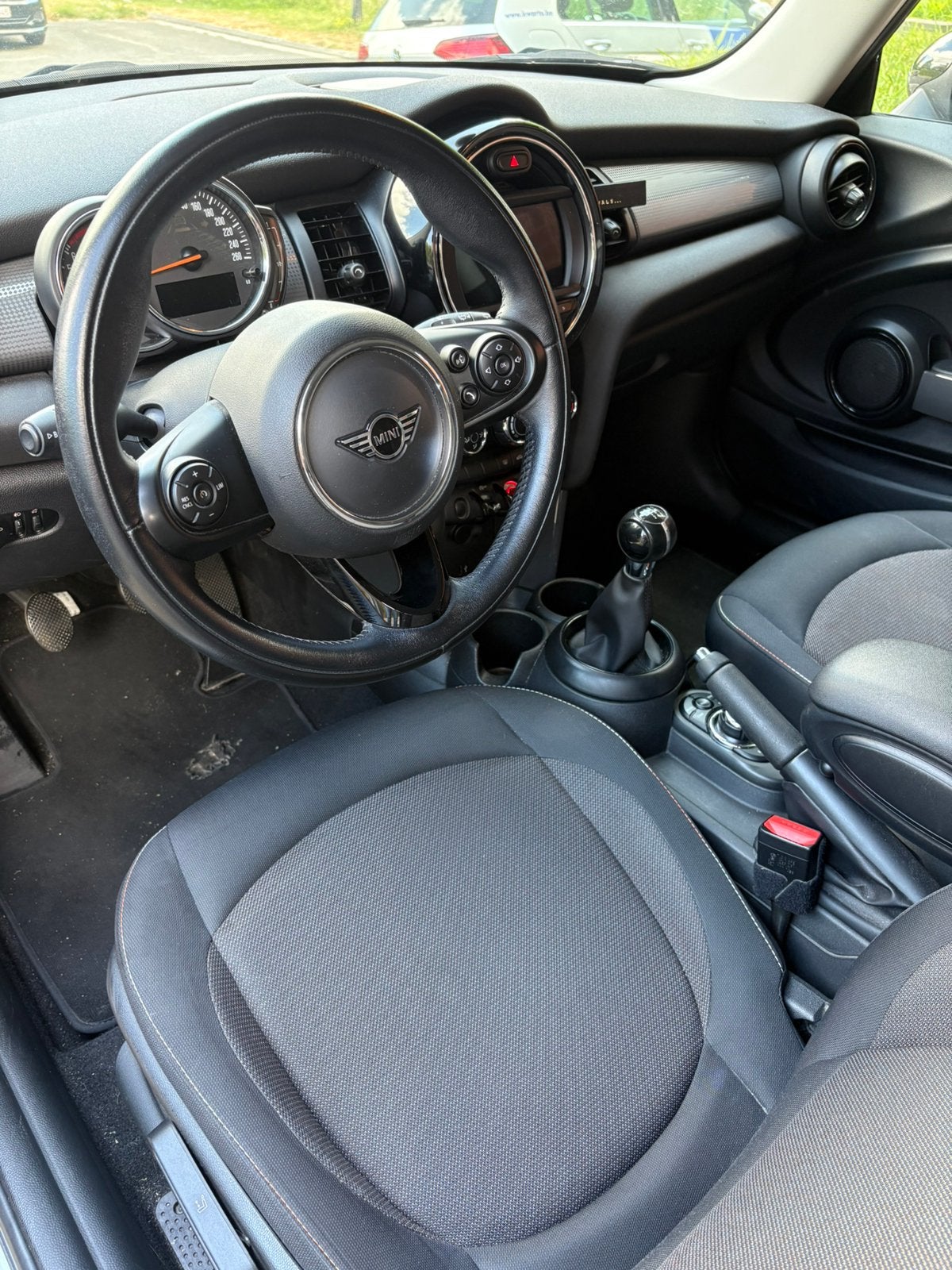 Mini Cooper 1.5 F56 – Midnight Black Metalic, Auto's, 4 zetels, Stof, Zwart, Zwart