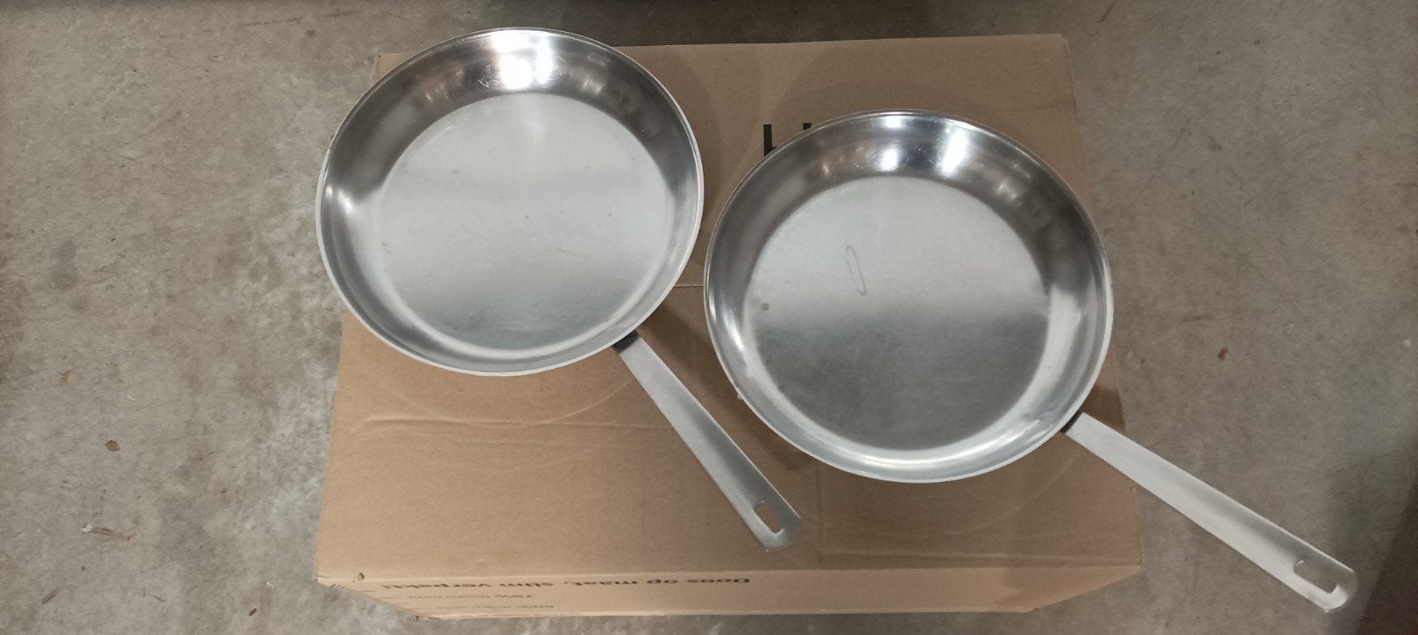 Bak- en braadpannen - inox - 2 stuks, Enlèvement, Utilisé, Inox