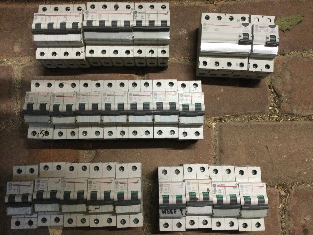 Differentieel automaat installatieschakelaar, Ophalen, Nieuw