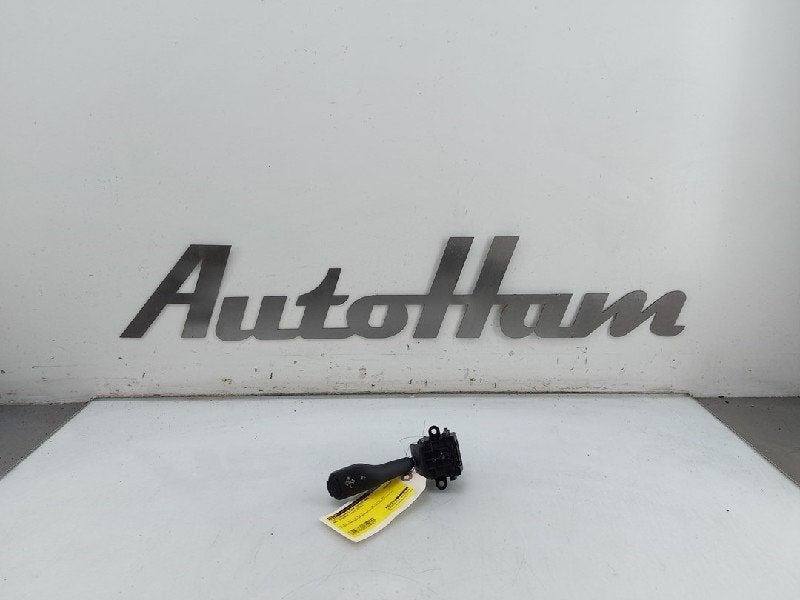 KNIPPERLICHTSCHAKELAAR BMW 3 serie Touring (E46 / 3), Gebruikt, BMW, Petuelring 130
80809  München, DE, Bayerische Motoren Werke AG
