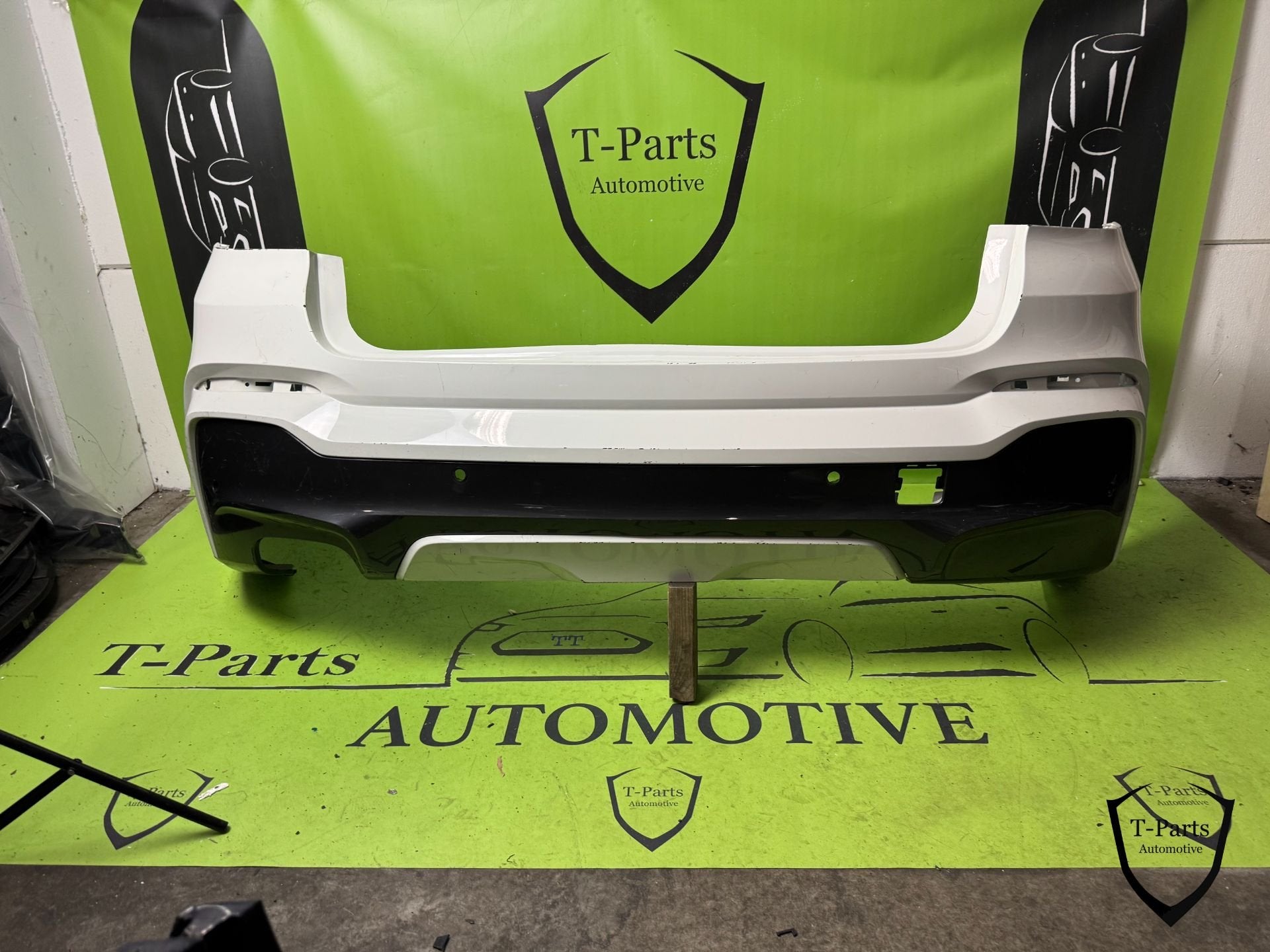 bmw X4 achterbumper bumper g02, Petuelring 130
80788  Munich, DE, Gebruikt, Info@bmw.de, Bumper