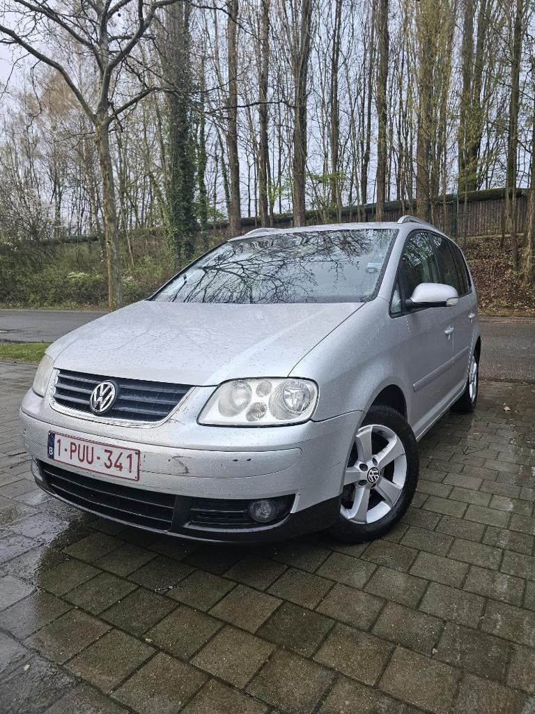 Touran 1.6 FSI AUTOMAAT, 4 deurs, Monovolume, 1600 cc, Bruin