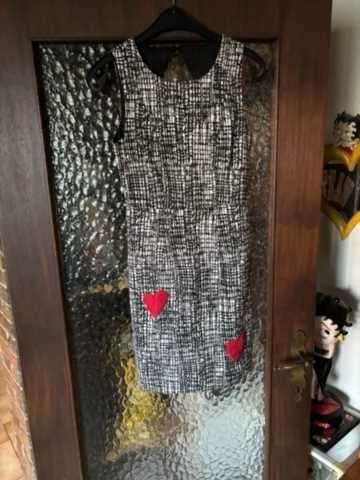 Desigual mouwloze jurk met rode hartjes., Kleding | Dames, Jurken, Zwart, Ophalen of Verzenden, Zo goed als nieuw, Boven de knie