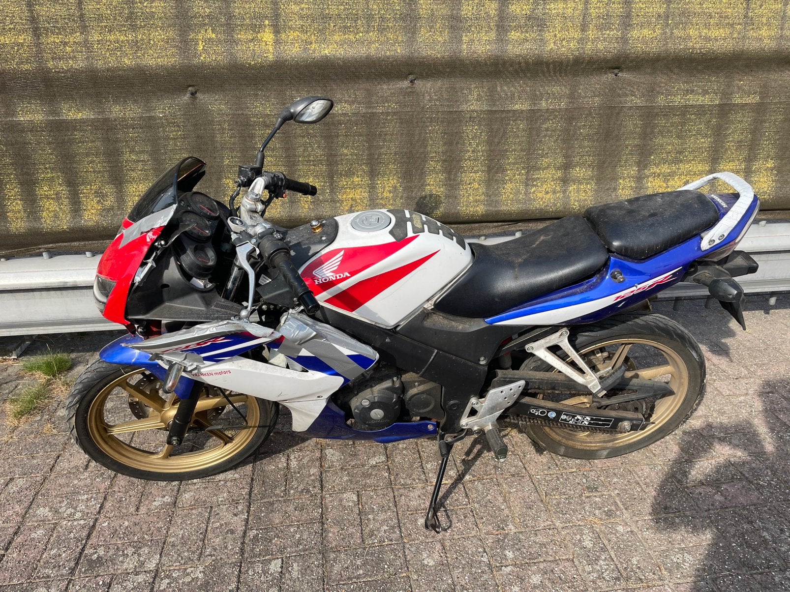 Disposition avant de la Honda CBR125, Motos, Particulier