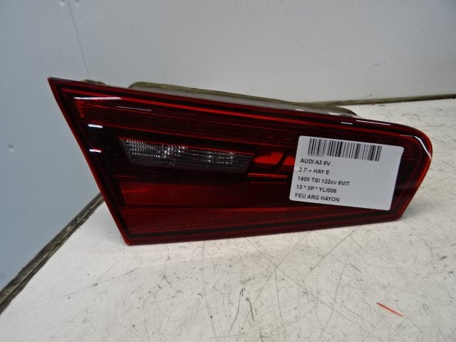 ACHTERLICHT LINKS ACHTERKLEP A3 (8V1 / 8VK) (8V3945093A), Gebruikt, Mevr. I. Hauben, Audi, Rue de l'Espoir 34 34
4030  GRIVEGNÉE, BE