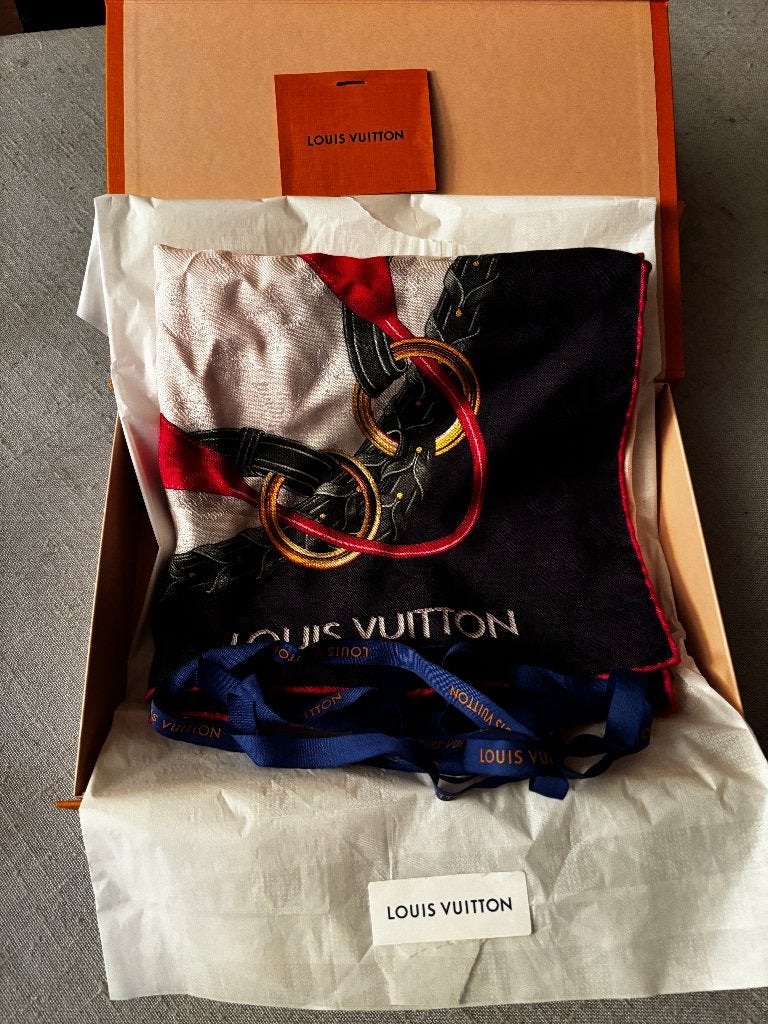 Louis Vuitton zijden/cashmere authentieke sjaal, Louis vuitton, Ophalen of Verzenden, Zo goed als nieuw, Sjaal