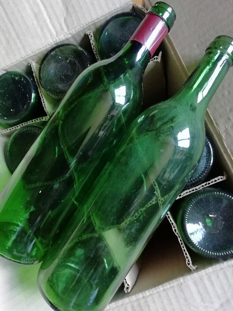 12 lege wijnflessen groen glas, Ophalen