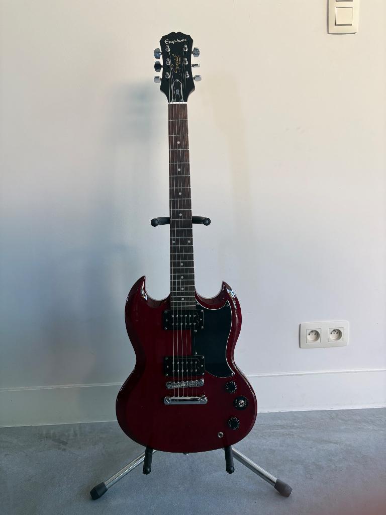 Epiphone sg tribute cherry, Musique & Instruments, Instruments à corde | Guitares | Électriques, Enlèvement, Comme neuf, Solid body
