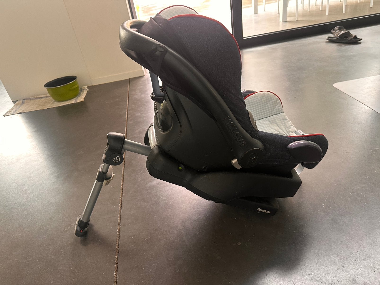 Maxi-Cosi CabrioFix + EasyBase + verkleiner en voetenzak, Ophalen, Zo goed als nieuw