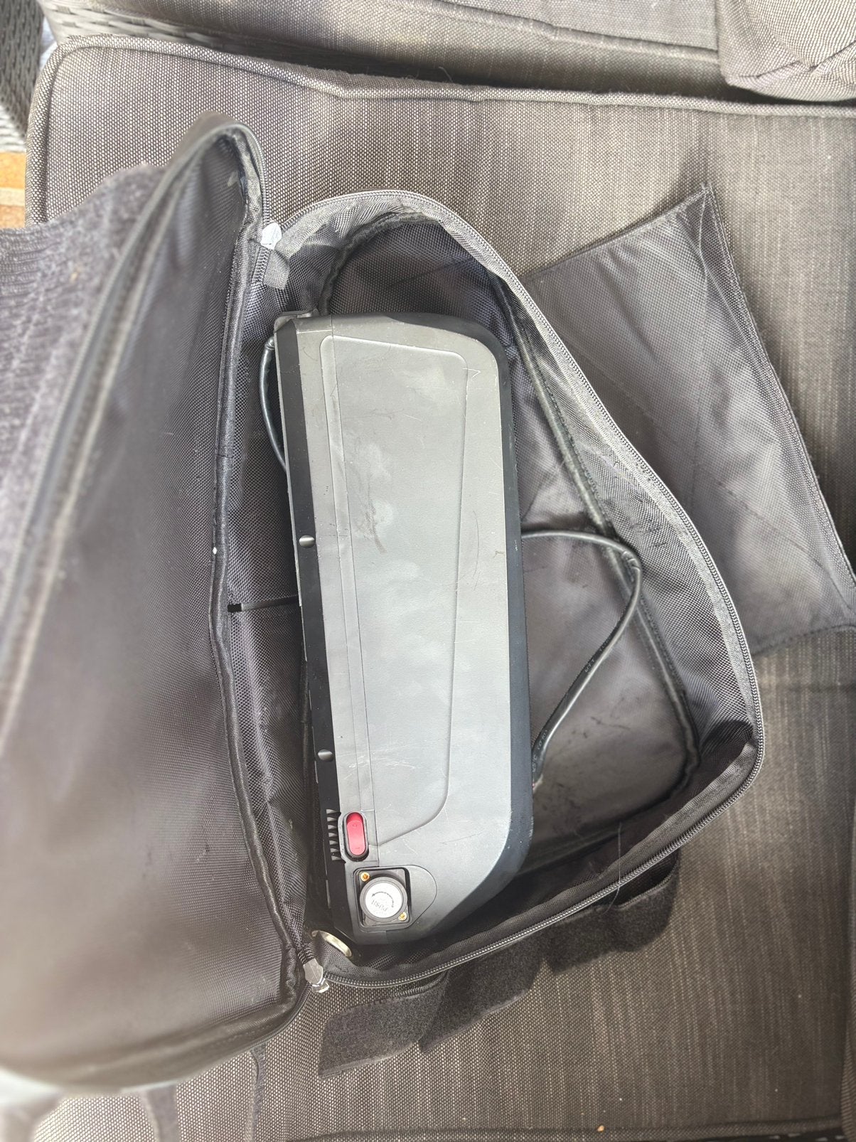 Accu met controler+accu zak, Zo goed als nieuw