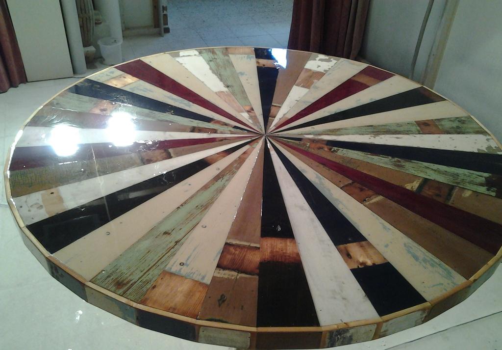 Zeer grote ronde vergadertafel sloophout met epoxy rvs poot., Huis en Inrichting, Ophalen of Verzenden, Nieuw