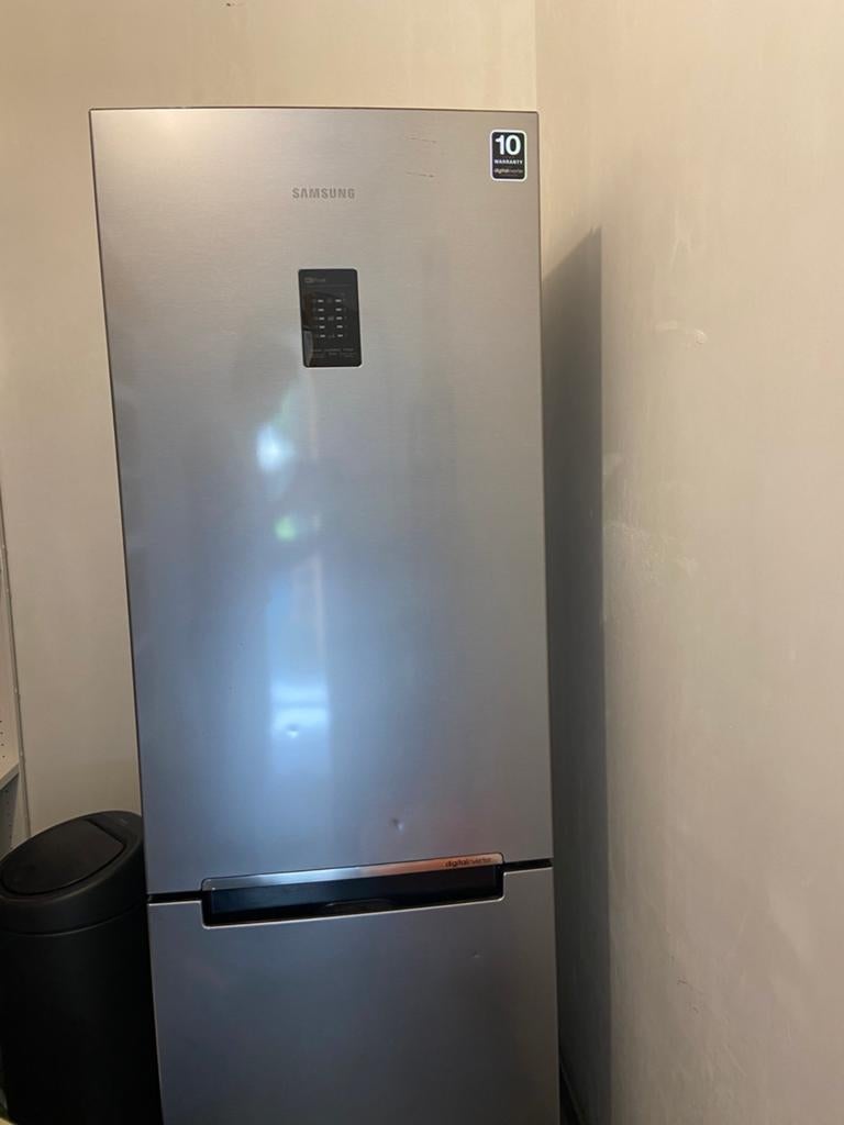 Samsung-Koelkast met vriesvak, Elektronische apparatuur, Koelkasten en IJskasten, Ophalen, Zo goed als nieuw, Met vriesvak