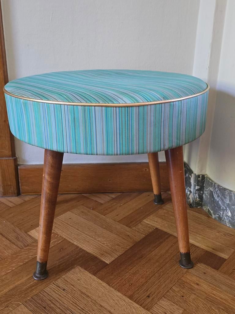 Vintage krukje / bijzettafel, Ophalen