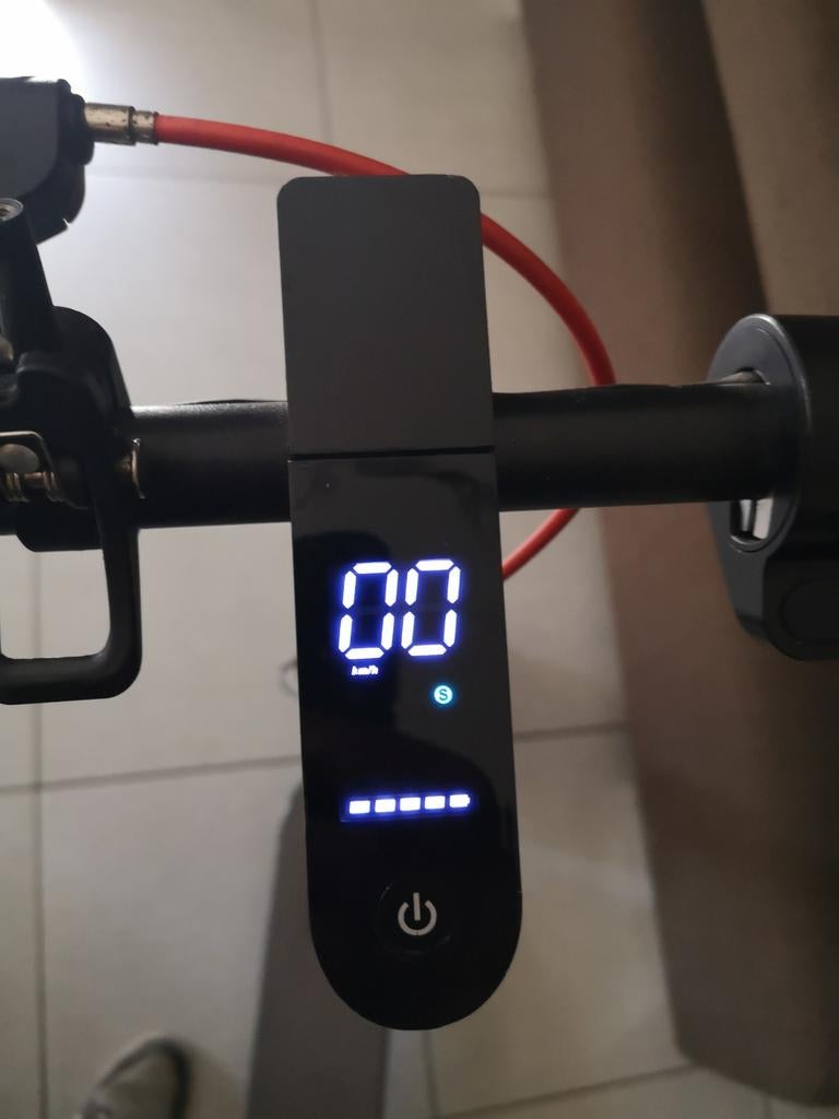 Step zo goed als nieuw, met nieuwe steviger binnenbanden, Vélos & Vélomoteurs, Trottinettes, Enlèvement