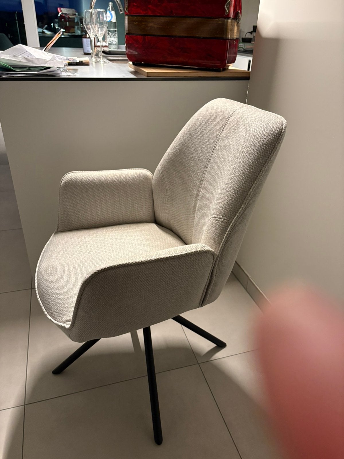 Stoelen 6, Huis en Inrichting, Ophalen, Wit, Nieuw, Zowel klasiek als modern kan bij beide