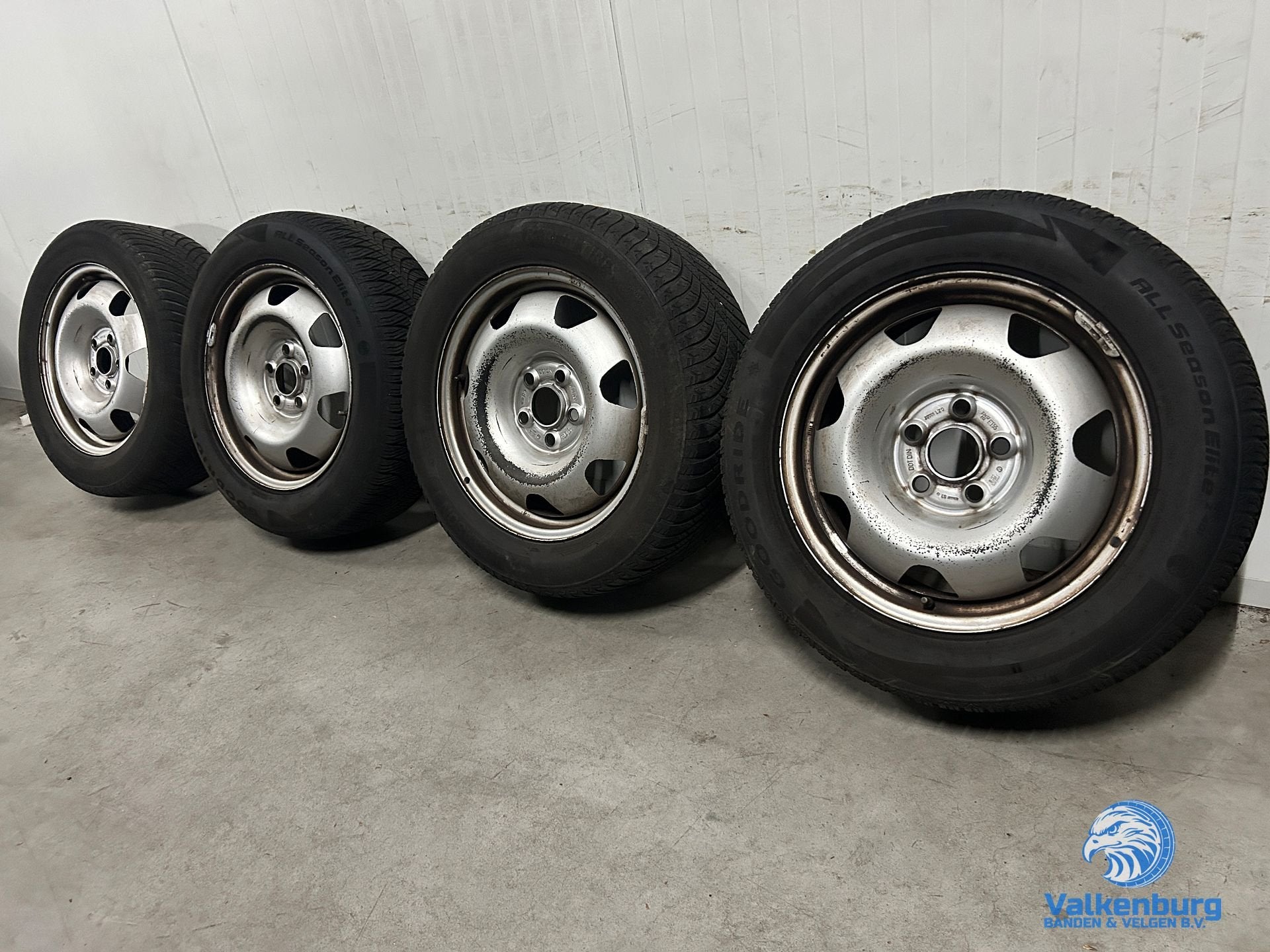 6-7mm! Originele VW Transporter T5 GP T6 T6.1 17 inch stalen, Auto-onderdelen, Banden en Velgen, Banden en Velgen, All Season