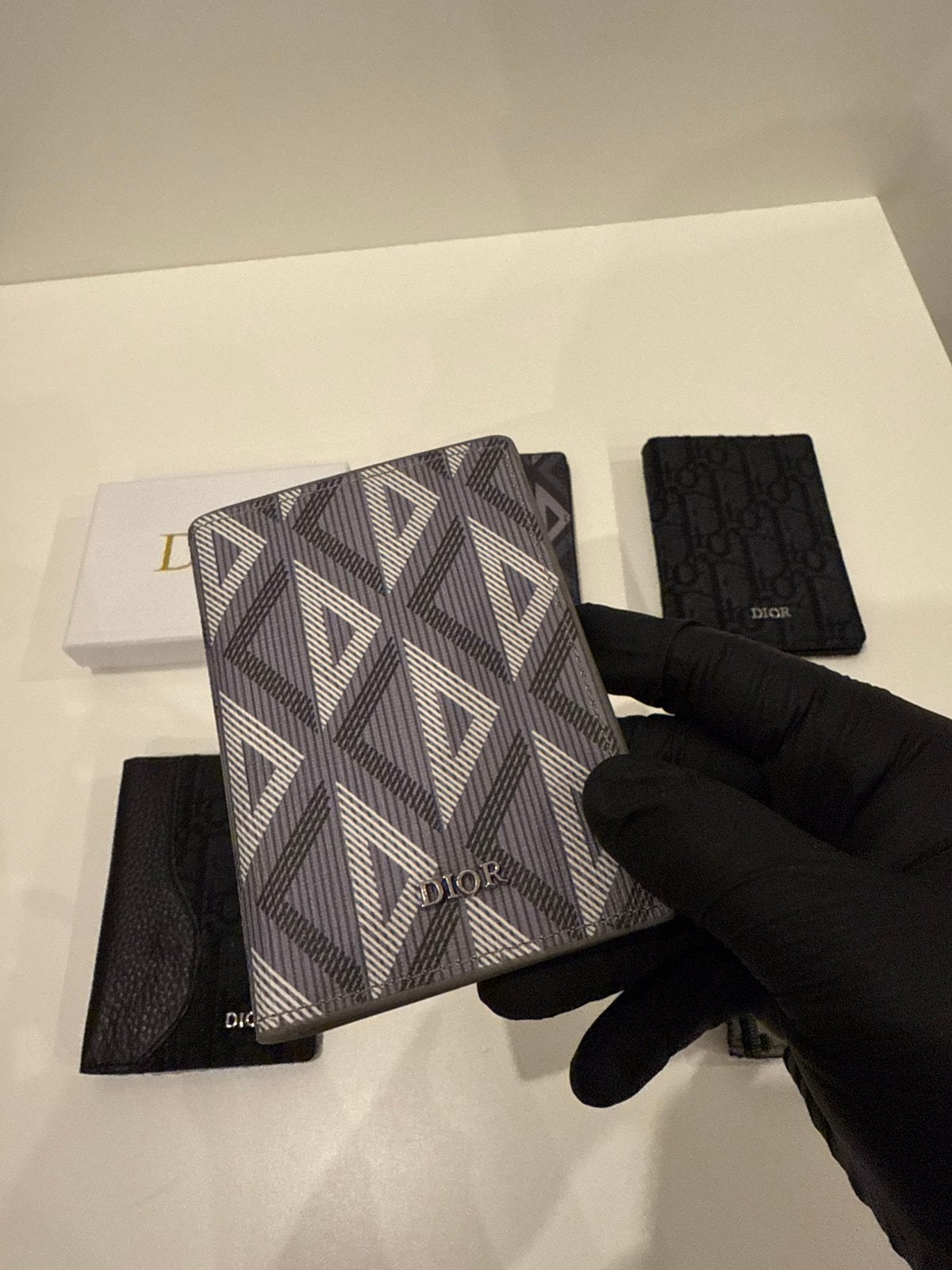 Portefeuille porte-cartes Dior CD Diamond Grey, Neuf, Autres marques, Enlèvement ou Envoi, Gris