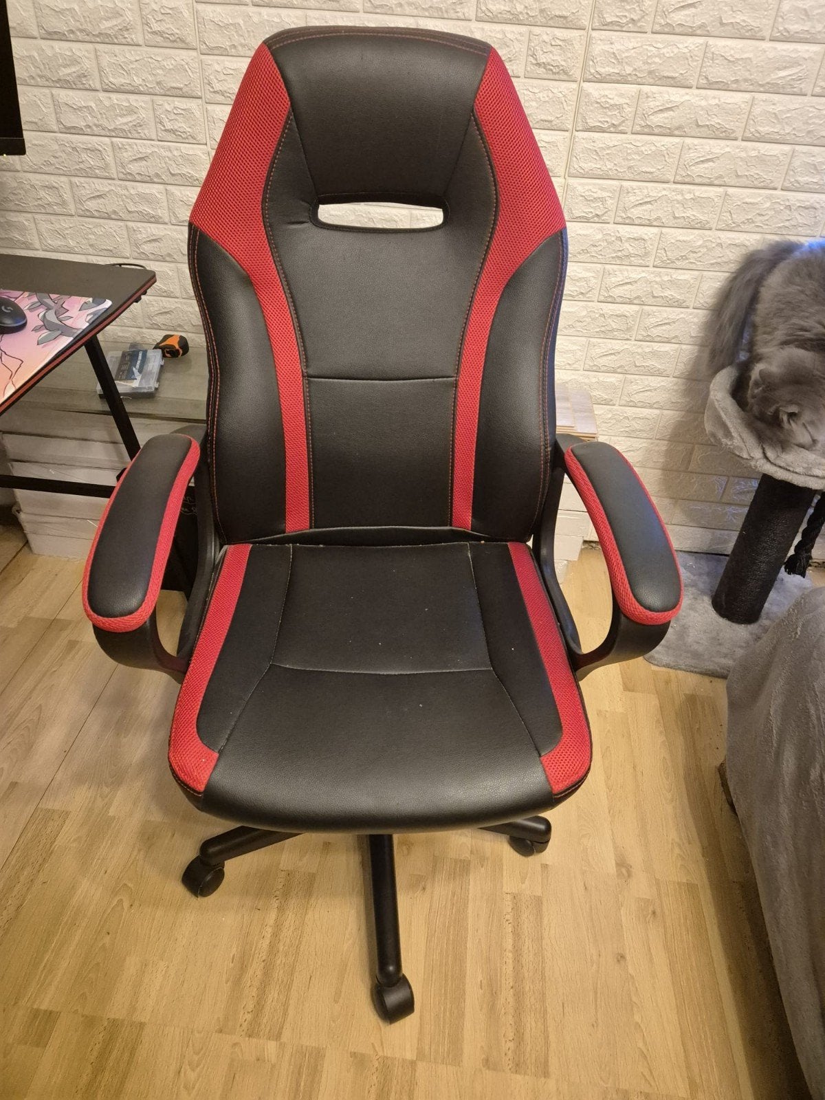 Gaming Chair, Enlèvement