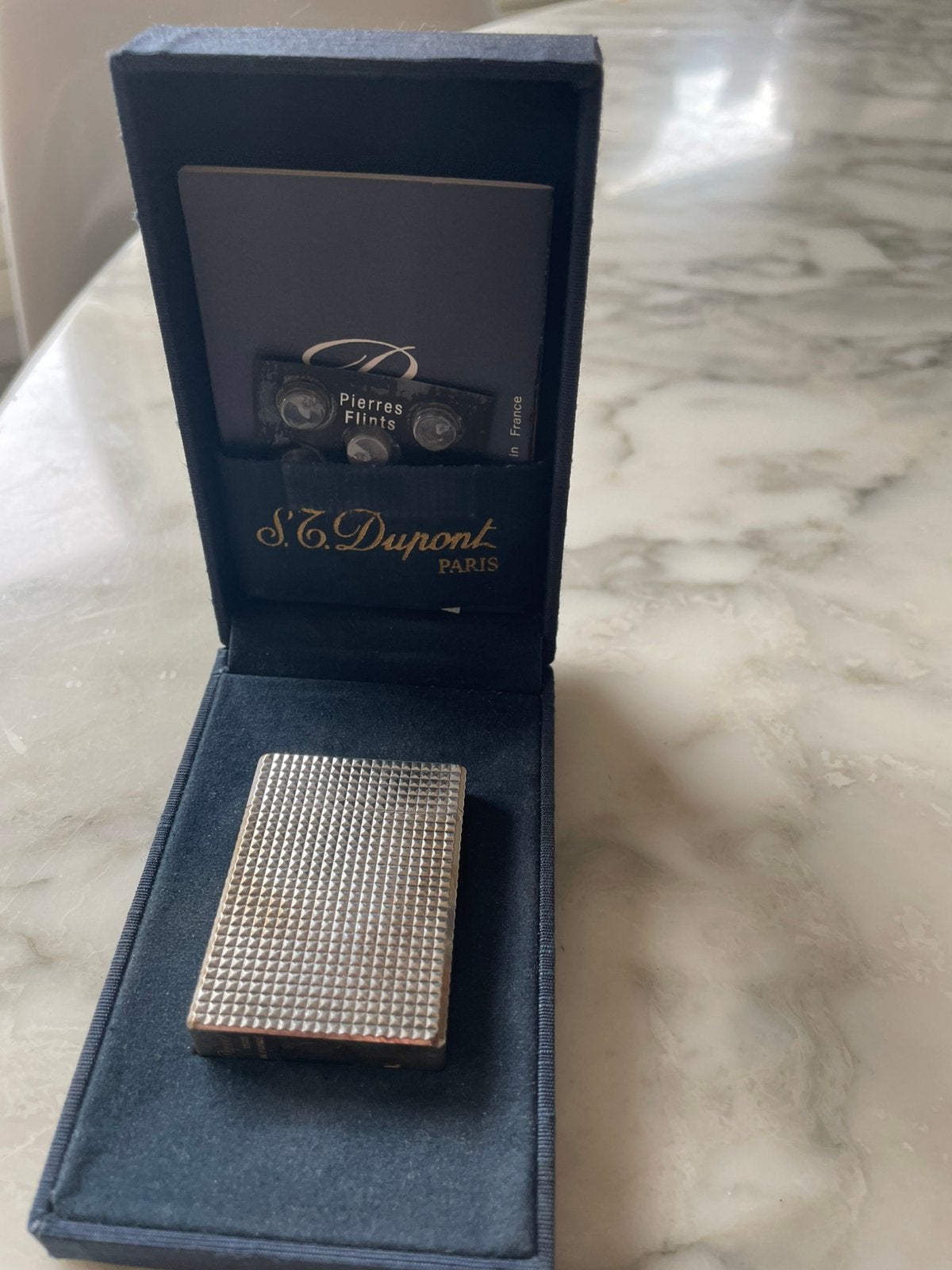 Briquets, Enlèvement, Comme neuf