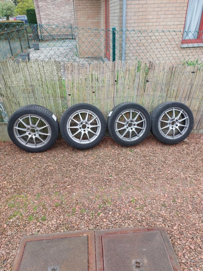4 jantes origine Mercedes montées sur pneus hiver super état, Pneus et Jantes, Pneus hiver, Autre, 17 pouces