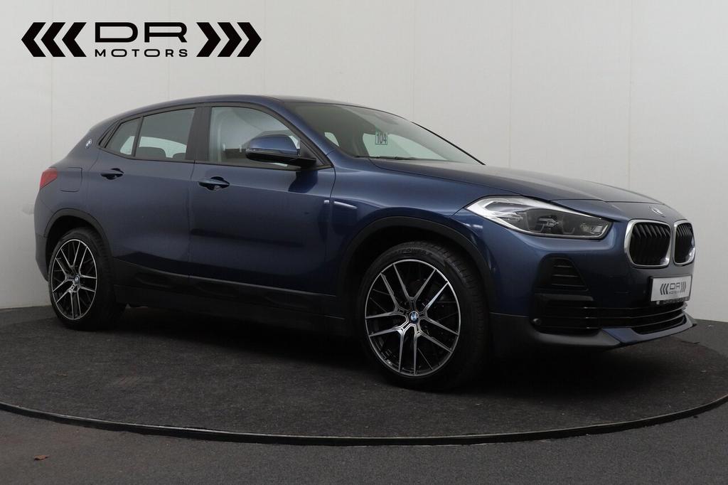 BMW X2 25E A xDRIVE - CAMERA - HEAD UP - VERWARMDE ZETELS -, Auto's, Bedrijf, 5 zetels, 5 deurs, Hybride Elektrisch/Benzine