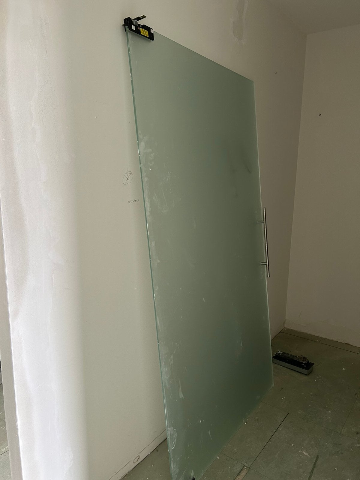 Porte en verre avec ferme-porte et poignée inox, Enlèvement, Comme neuf