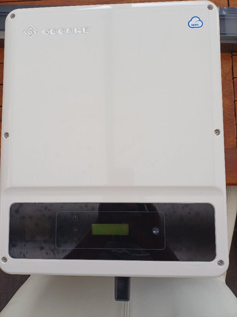 Omvormer Goodwe, Bricolage & Construction, Panneaux solaires & Accessoires, Enlèvement, Comme neuf, Autres types, 200 watts-crêtes ou plus