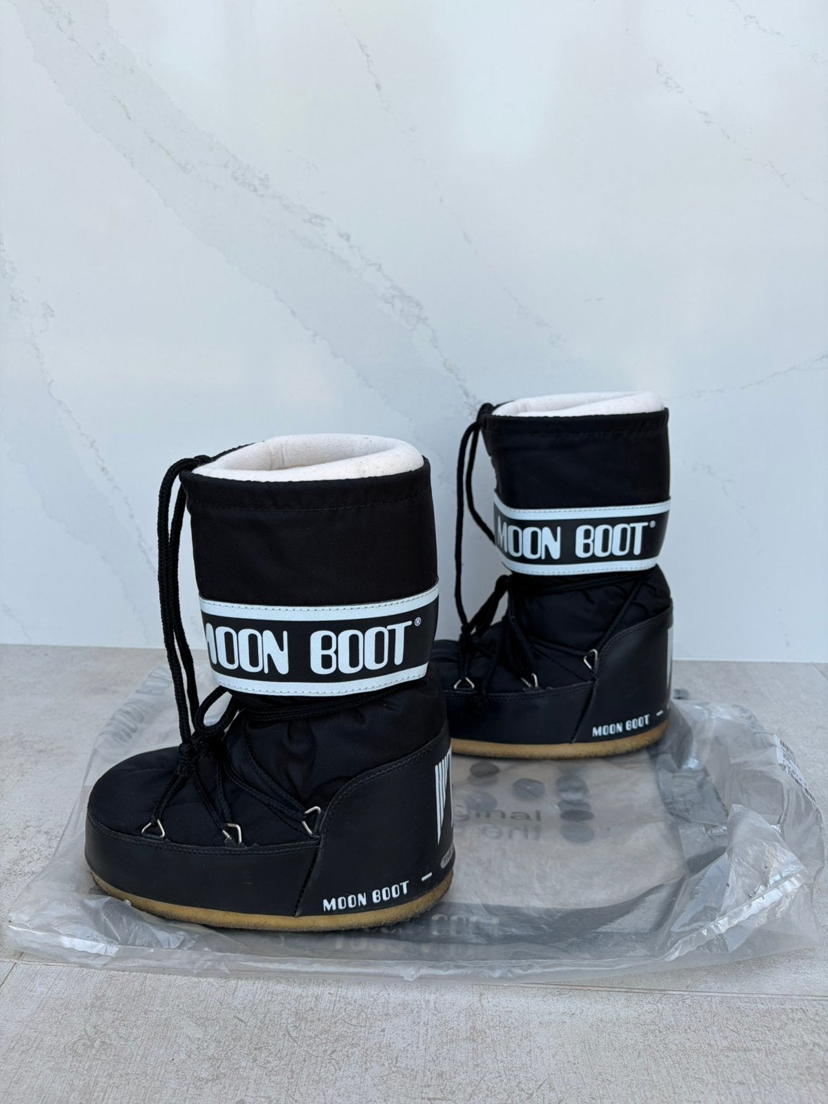 MOONBOOTS maat 31/34 zwart, Kinderen en Baby's, Kinderkleding | Schoenen en Sokken, Ophalen, Zo goed als nieuw