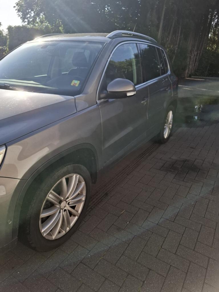Te koop Tiguan Volkswagen, Auto's, Euro 5, Handgeschakeld, 5 deurs, Particulier
