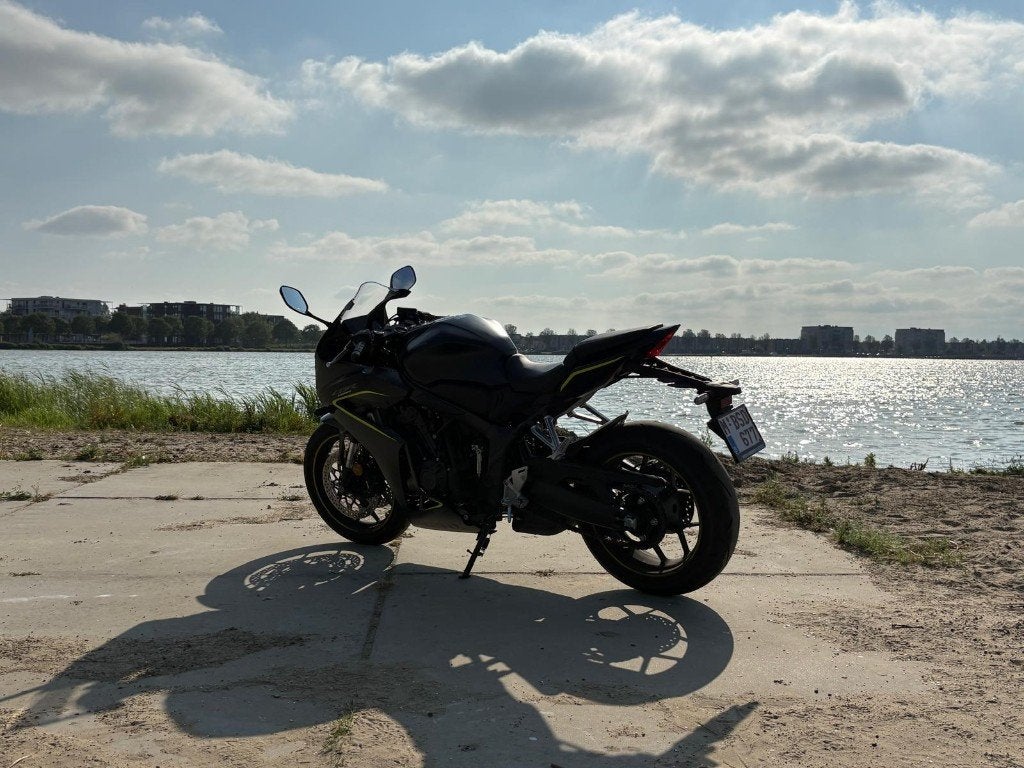 Splinternieuwe motor 3000 km, Motoren, Meer dan 35 kW, Handgeschakeld, Quickshifter, 4 cilinders