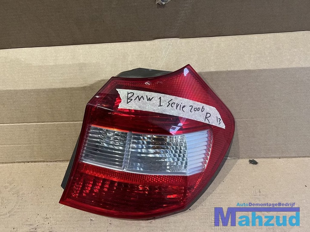 BMW 1 SERIE E87 rechts Achterlicht right backlight, Autos : Pièces & Accessoires, Petuelring 130
80788  Munich, DE, Info@bmw.de