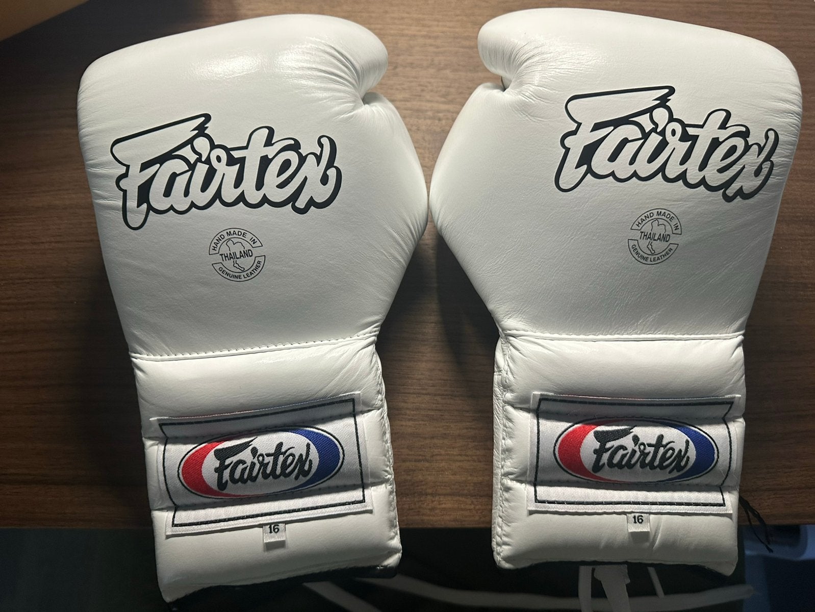Fairtex BGL7 bokshandschoenen 16 oz – Wit – Nieuw met labels, Sports & Fitness, Sports de combat & Self-défense, Enlèvement ou Envoi
