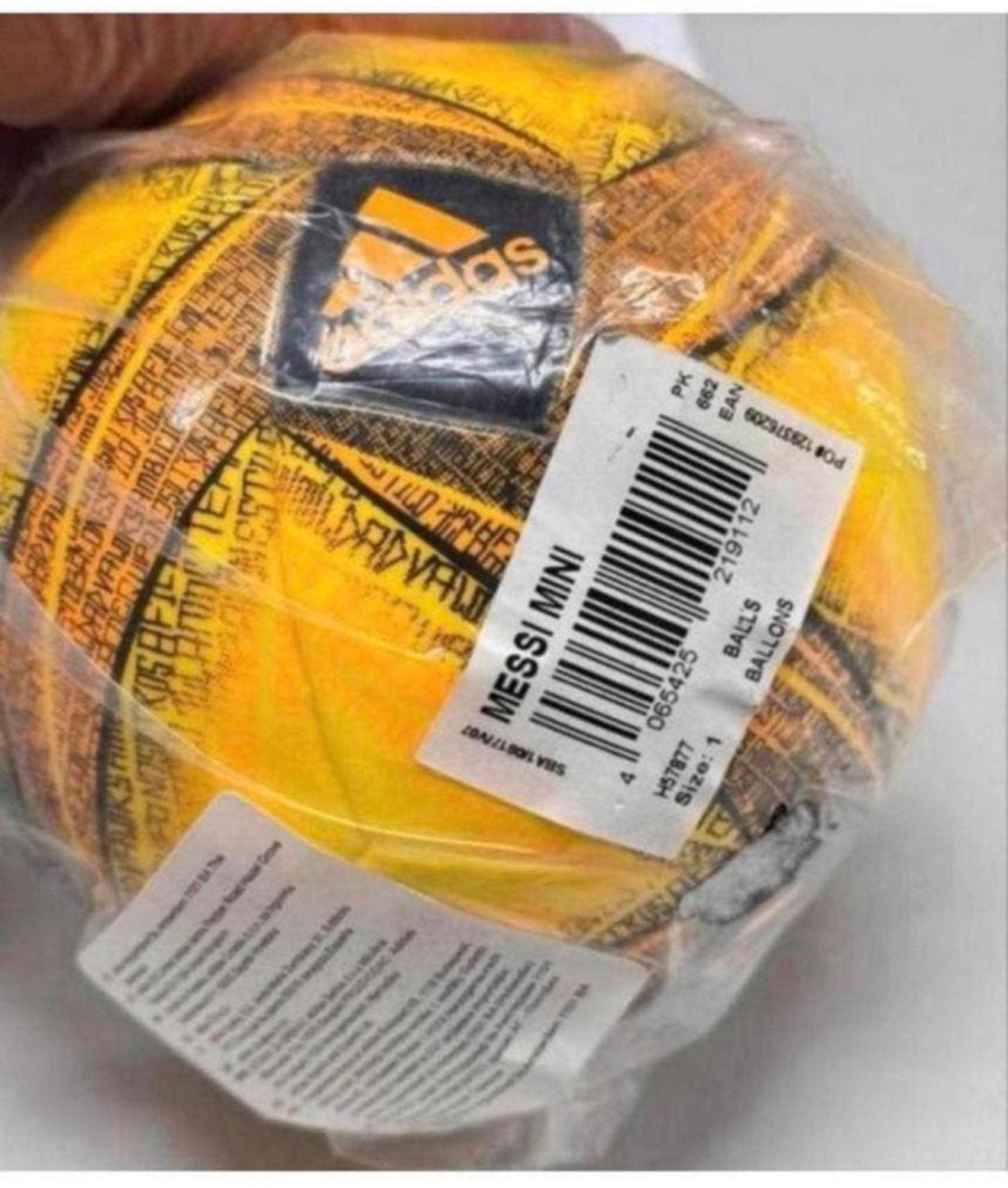 Mini ballon de football adidas Messi taille 1 ballon H57877, Sports & Fitness, Enlèvement ou Envoi, Neuf, Ballon