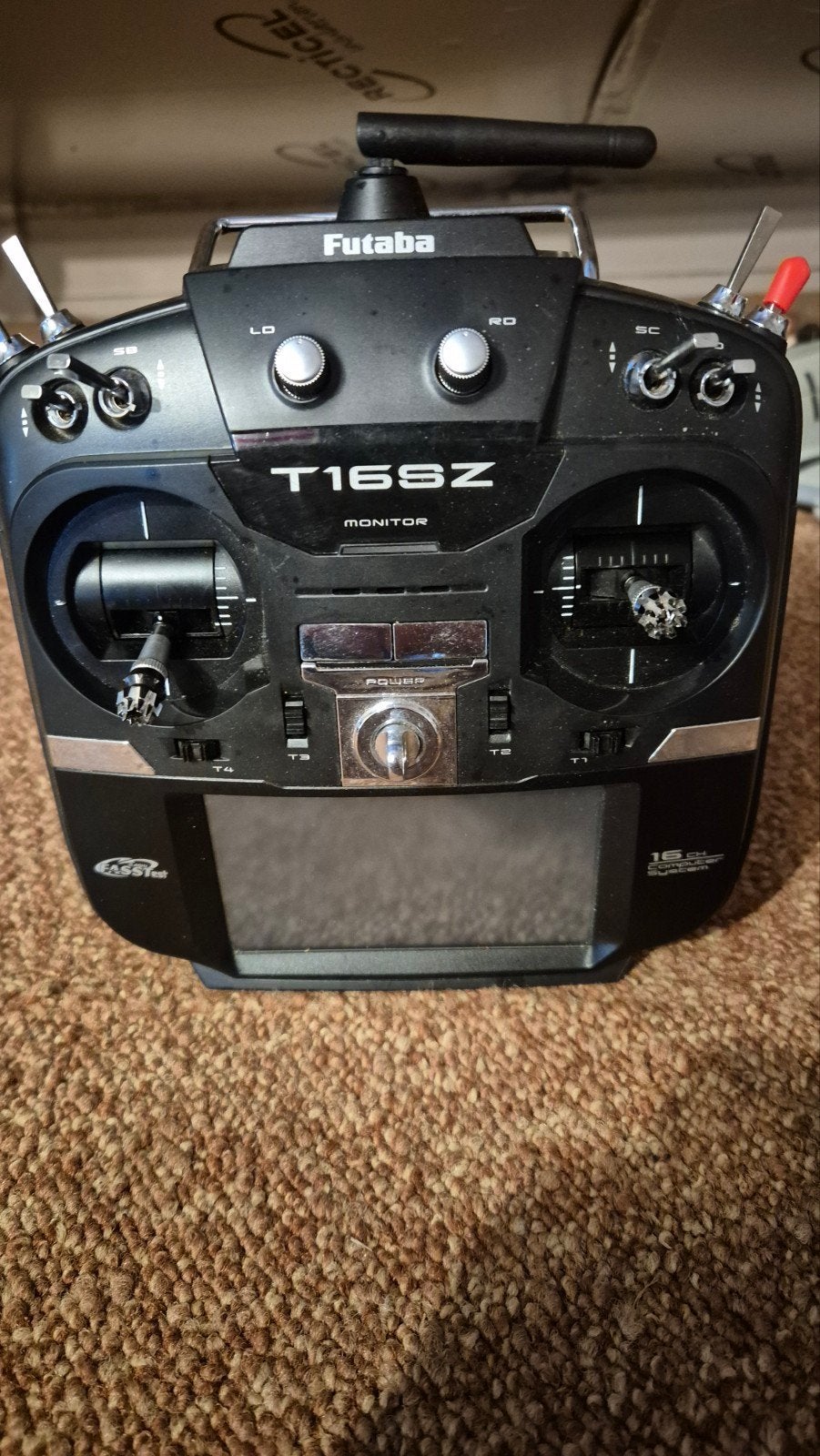 Futaba T16SZ fasst zender, Ophalen
