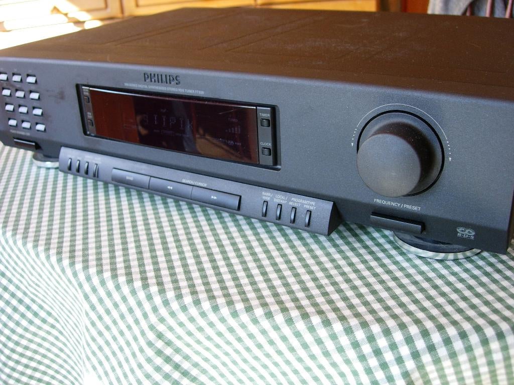 De herziene Philips FT 930 RDS-tuner wordt getest, Ophalen of Verzenden, Zo goed als nieuw