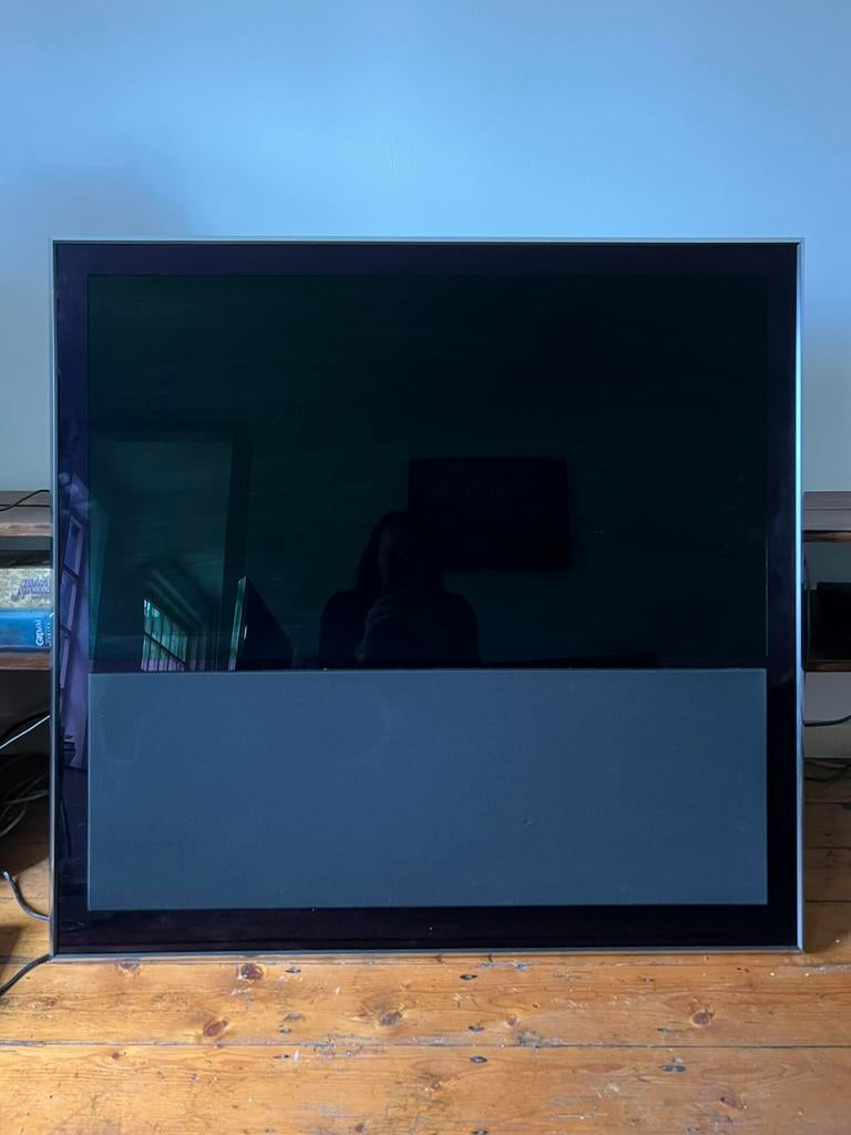 Bang & Olufsen BeoVision 10-40 met afstandsbediening, Ophalen