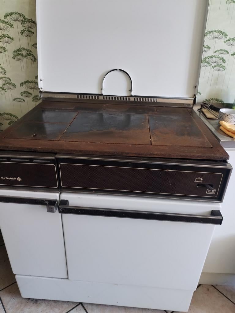 Ancienne cuisinière à bois De Dietrich., Enlèvement