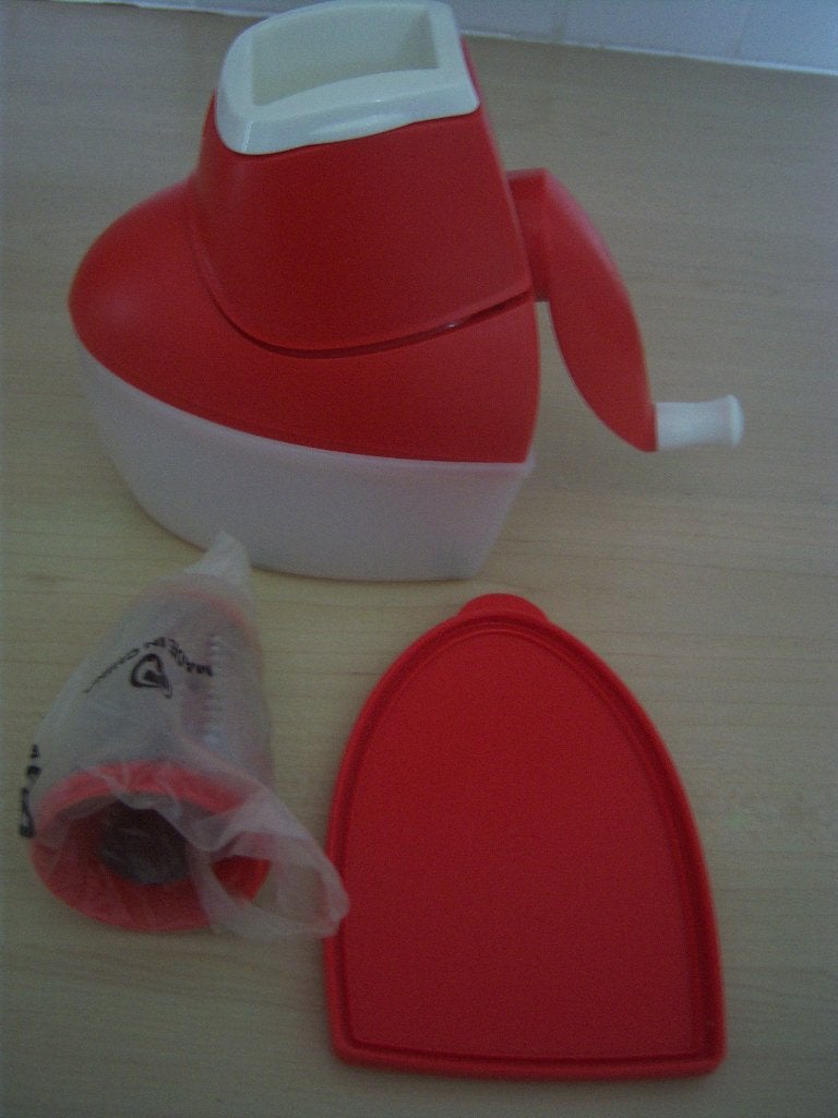 TUPPERWARE KAASMOLEN, Huis en Inrichting, Ophalen of Verzenden, Zo goed als nieuw