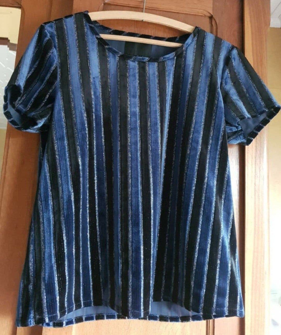Youh! Velvet top blauw zwart gestreept - maat M, Kleding | Dames, Maat 38/40 (M), Blauw, Ophalen of Verzenden, Zo goed als nieuw