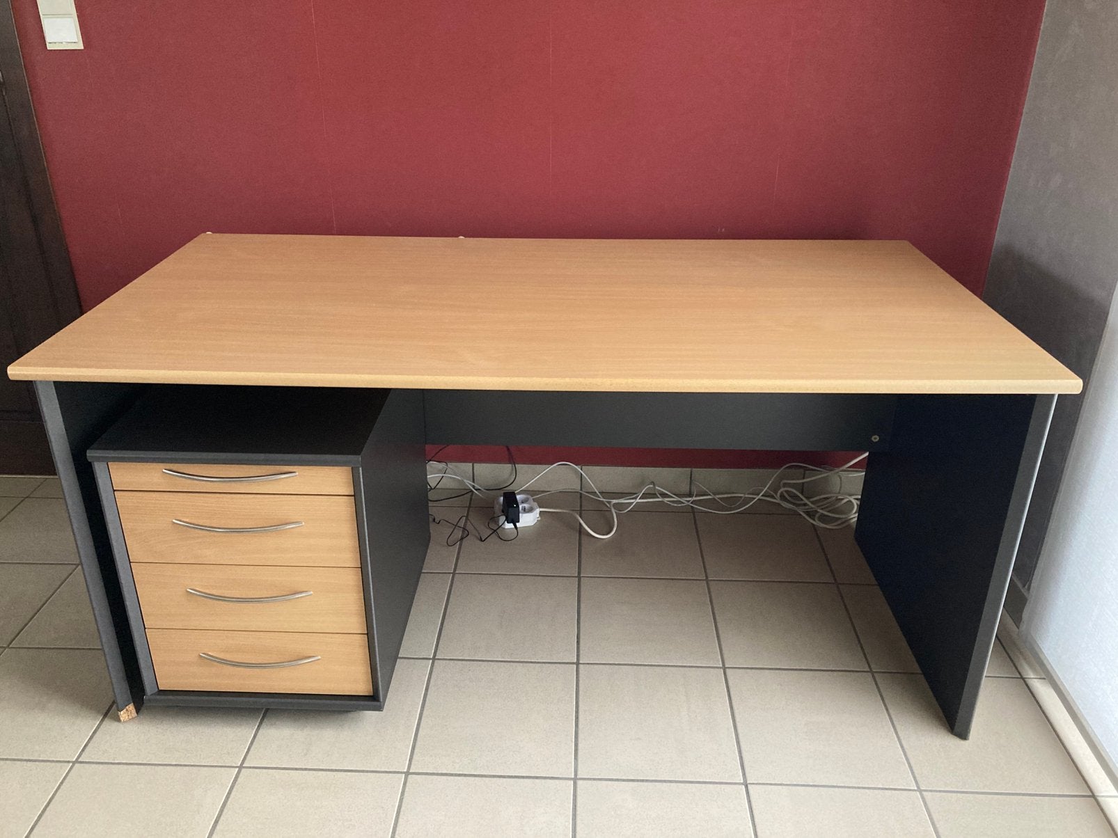 Bureau en ladeblok licht bruin met zwarte afwerking, Huis en Inrichting, Ophalen, 160 cm, Gebruikt, Hout