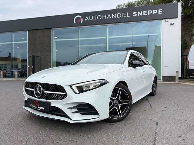 Mercedes-Benz A 180 AMG Line Sedan 7G-DCT – Panoramisch dak, Auto's, USB, Overige brandstoffen, Wit, Bedrijf