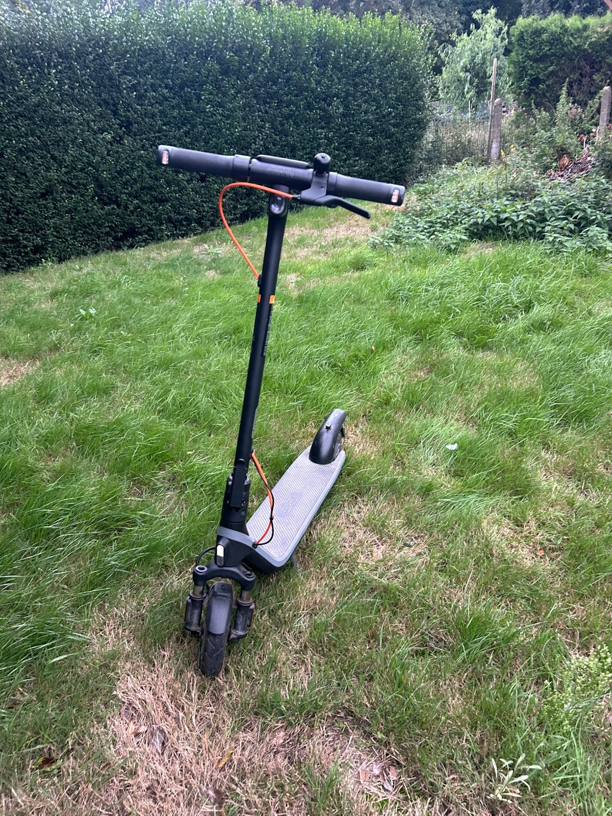 Ninebot E2, Enlèvement, Comme neuf, Step électrique (E-scooter)