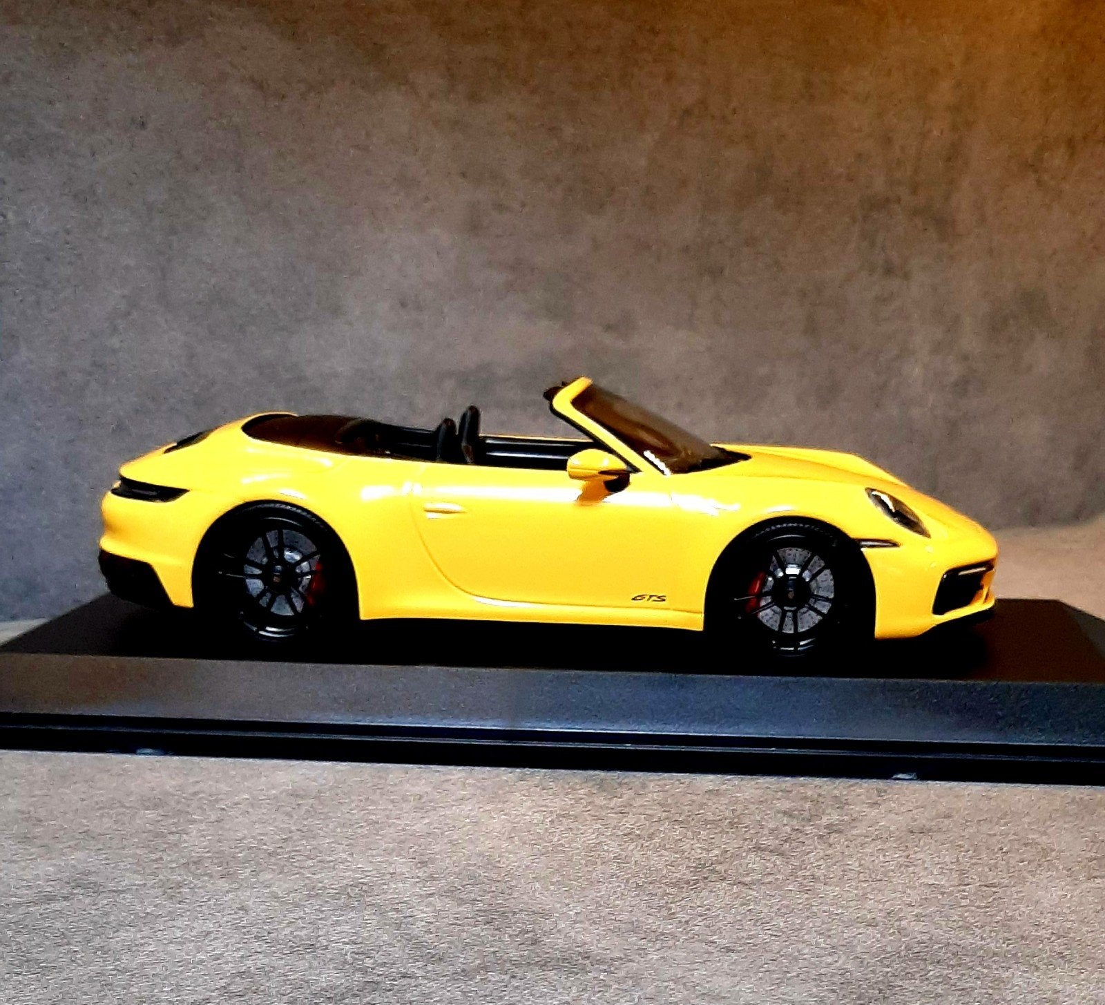 1:18/Porsche 911Carrera 4 GTS/2020/NIEUW, Ophalen of Verzenden, Nieuw, Auto, MiniChamps
