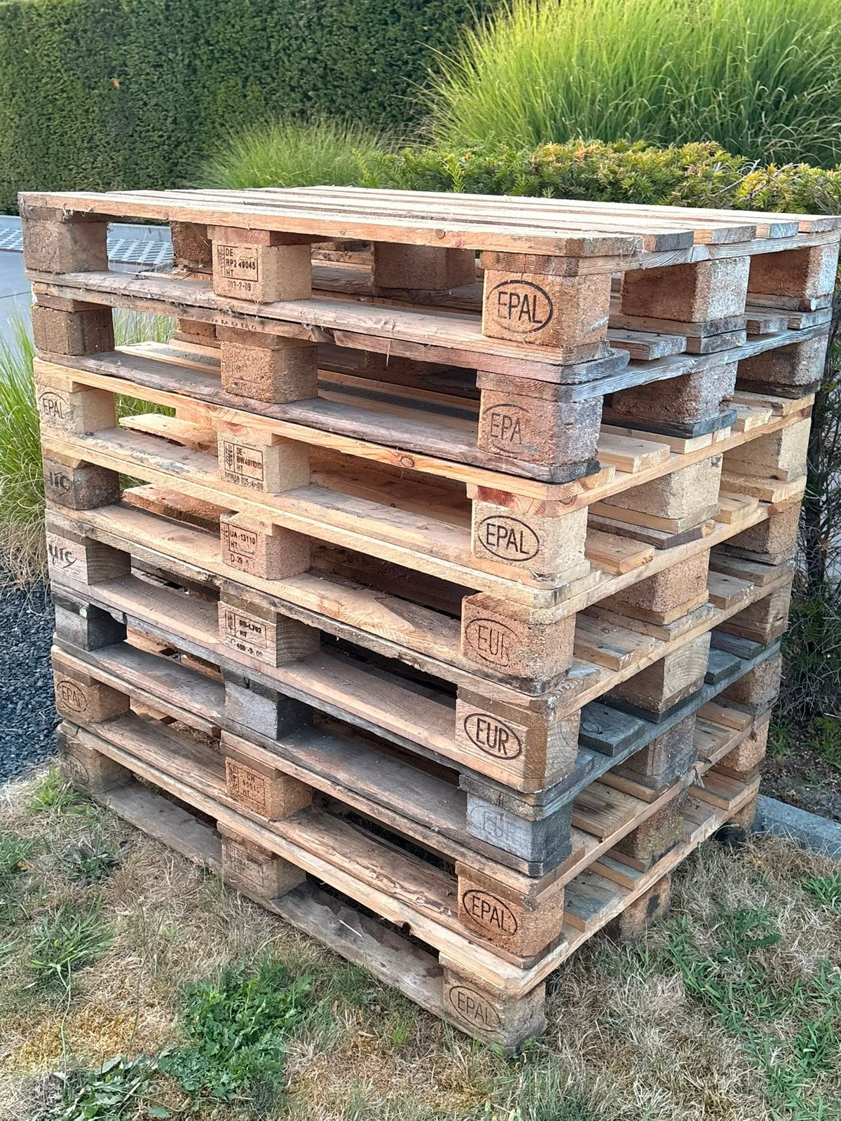 Palettes de 8 euros en bon état, Bricolage & Construction, Bois & Planches, Enlèvement, Comme neuf