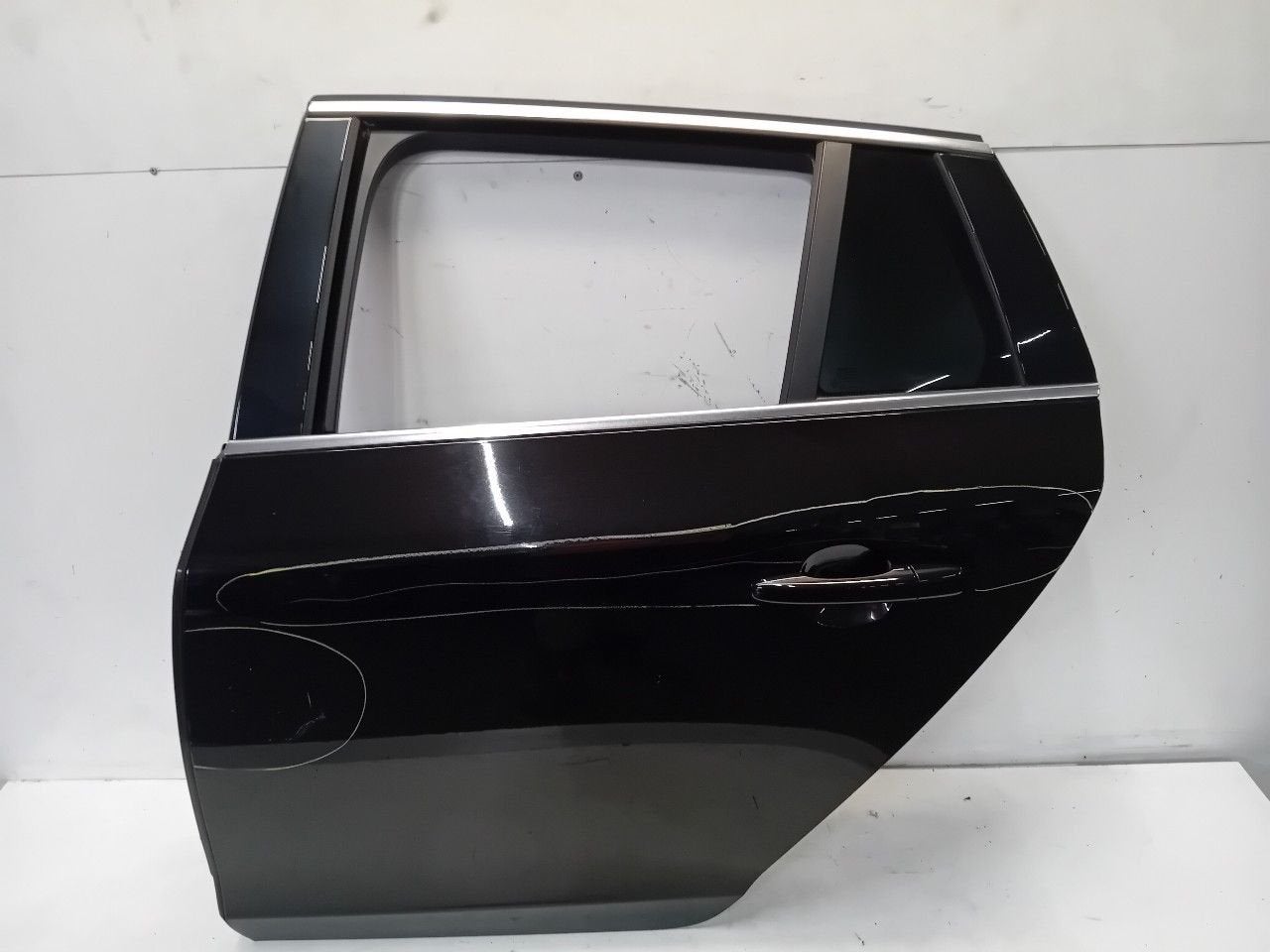 Portier links achter Volvo V60, Onderdelen@venauto.nl, Van der Ven Autorecycling B.V., Ettenseweg 76, 4706 PB Roosendaal, The Netherlands