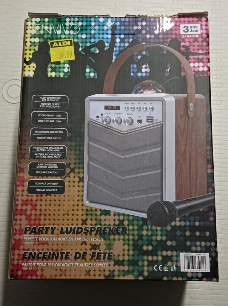 Enceinte lumineuse karaoké, Enlèvement